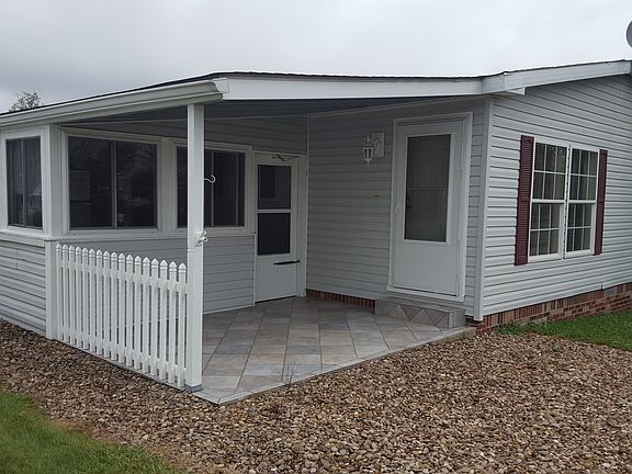 3rd image of 39231 Shamrock Ct