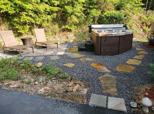 121 Brer Fox Ridge Rd, Hiawassee, GA 30546