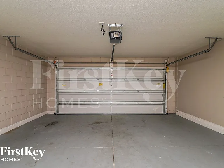 1560 Nature Trl — Photo 12