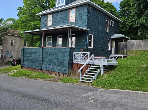 4 Hill St, Tupper Lake, NY 12986