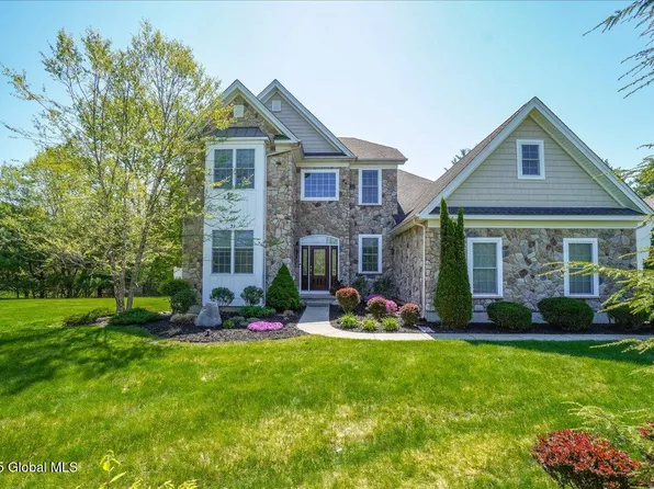 71 Stone Crest Drive, Mechanicville, NY 12118