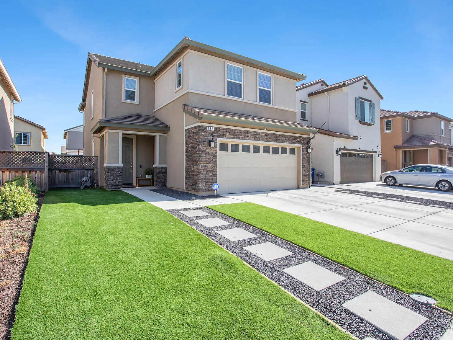 169 Leprino Circle - 1 — Photo 2