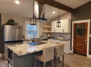 16538 Valley Rd, Mantua, OH 44023