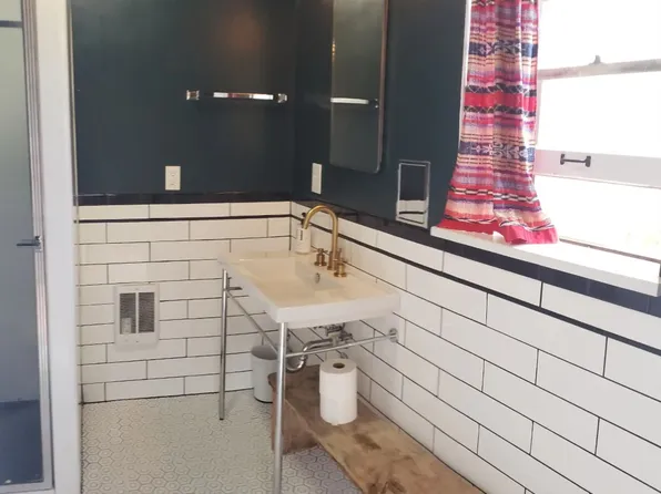 (undisclosed Address), Taos, NM 87571