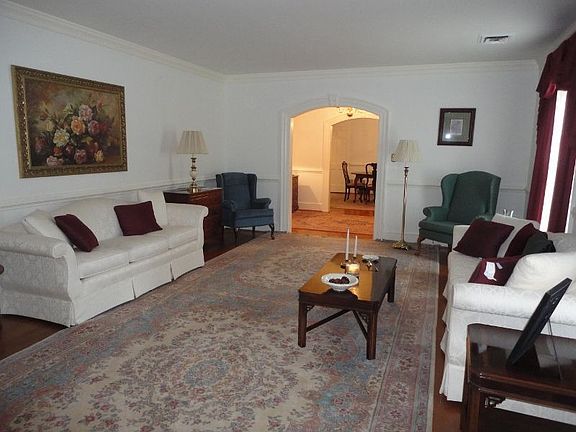 4th image of 105 Fairview Ave