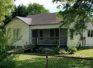 240 Scoggins St, Summerville, GA