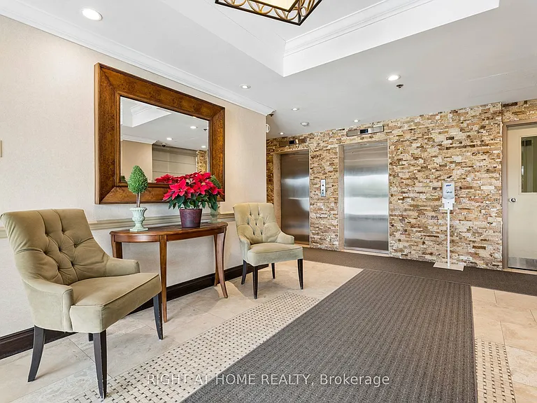 212 Kerr St #207 — Photo 6