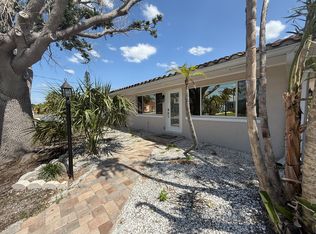 15865 Redington Dr, Redington Beach, FL 33708