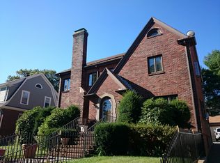 705 W Roxbury Pkwy, West Roxbury, MA 02132