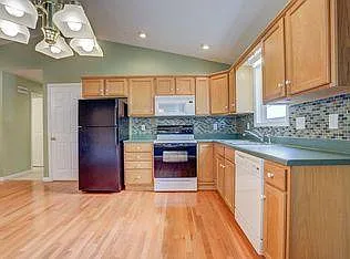 770 Riverland Rd SE — Photo 14