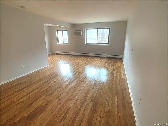 3rd image of 9 Brevoort Dr APT 1C