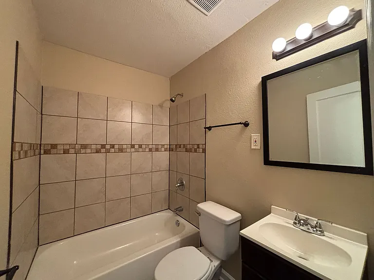 2616 S Harrison St — Photo 10
