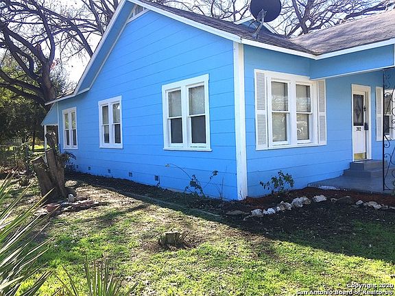 2nd image of 202 W Sayers Ave