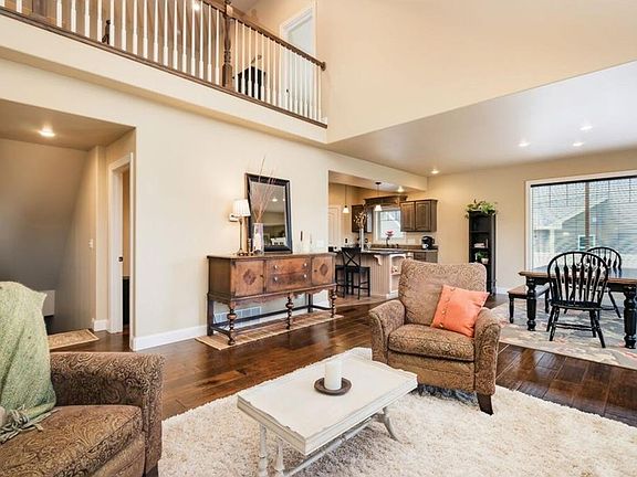 3rd image of 3018 Golden Acres Dr