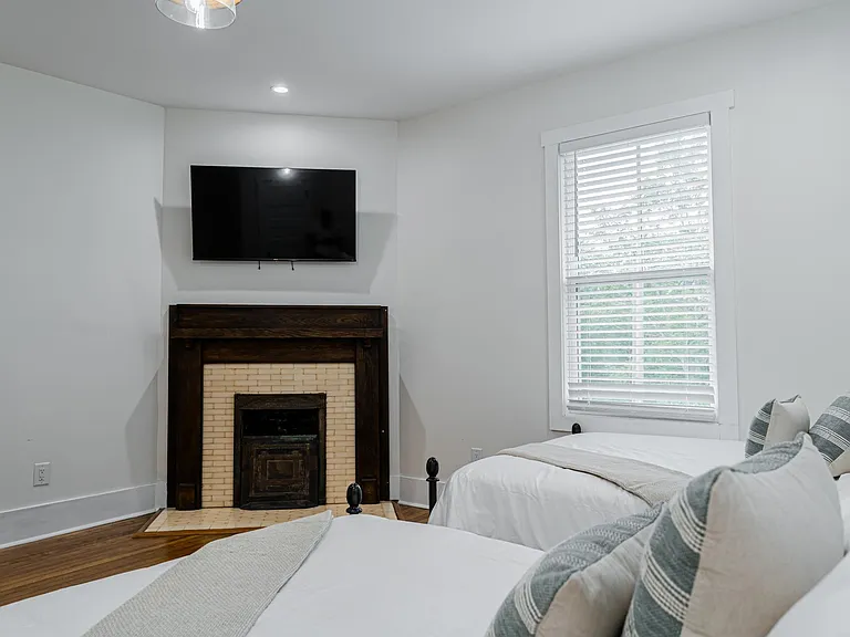 619 S Peachtree St — Photo 6