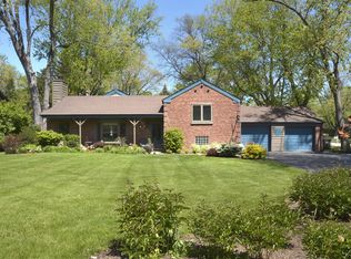 12 E Willow Rd, Prospect Heights, IL 60070