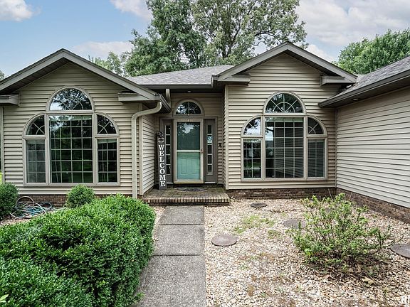 2nd image of 2803 Hickory Ln