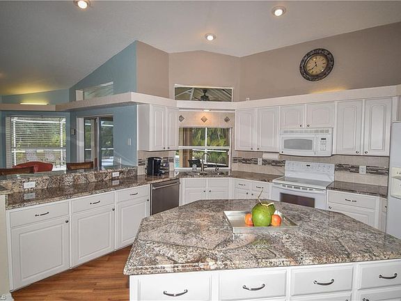 3rd image of 6270 Briarwood Ter