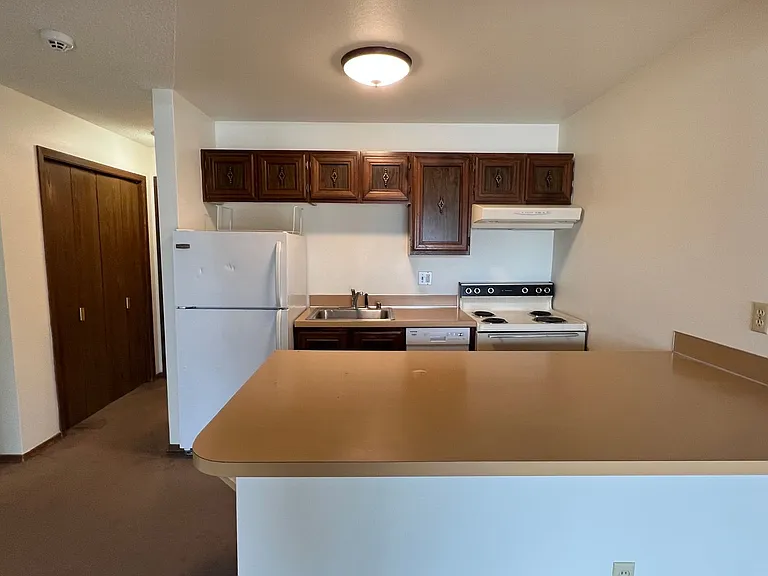 2200 Minerva Way #B8 — Photo 3