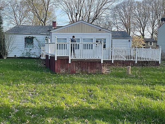 5th image of 135 Blossom Ln