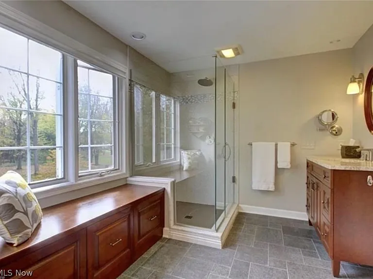 29240 Regency Cir — Photo 14