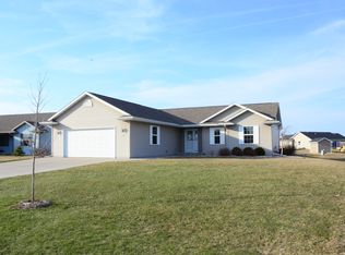 W6148 Rawley Point Dr, Greenville, WI 54942