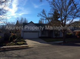 2990 Grizzly Dr, Ashland, OR 97520