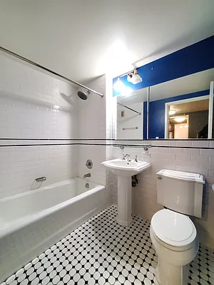 Rented by Esra Realty | media 18