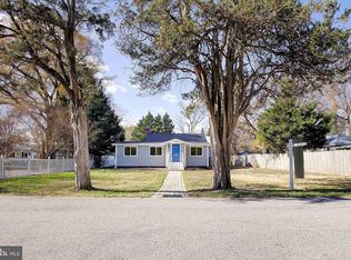 1423 Park Rd, Edgewater, MD 21037