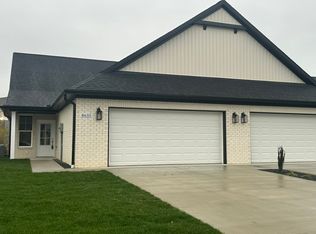 8635 Pebble Creek Dr, Newburgh, IN 47630