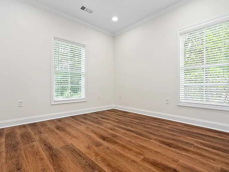 327 Byrd St — Photo 11