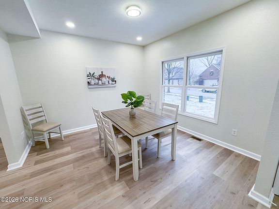 5th image of 7659 Hickory Grove Rd