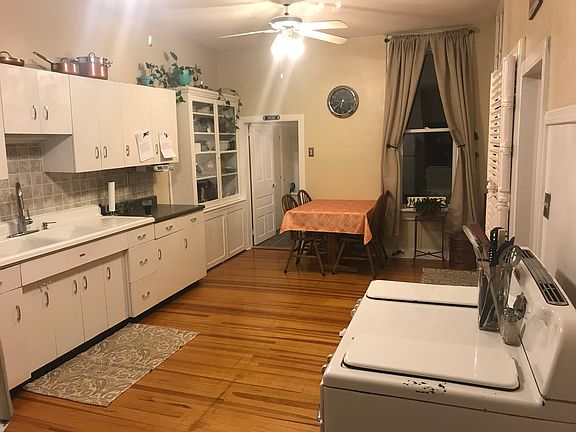 4th image of 130 E Main St