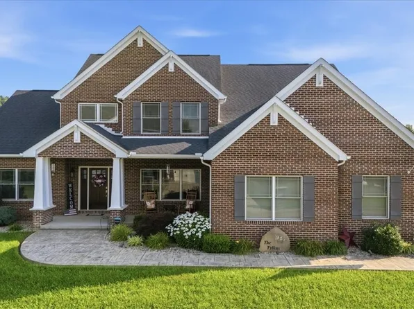 86 Imperial Dr, Mineral Wells, WV 26150