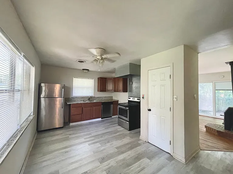 314 Cardinal Ct — Photo 5