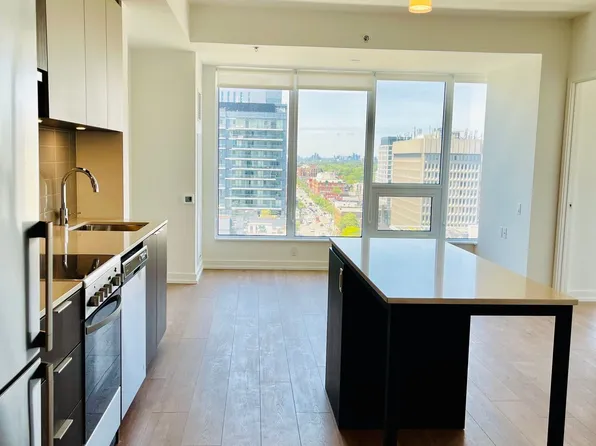203 College St, Toronto, ON