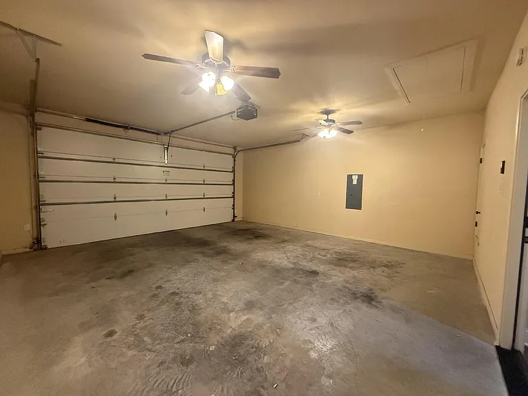 9804 Houston Dr — Photo 36