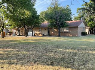 119 Wolf Cir, Graham, TX 76450