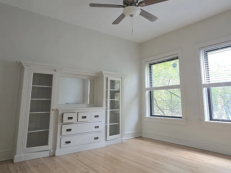3526 N Broadway — Photo 4