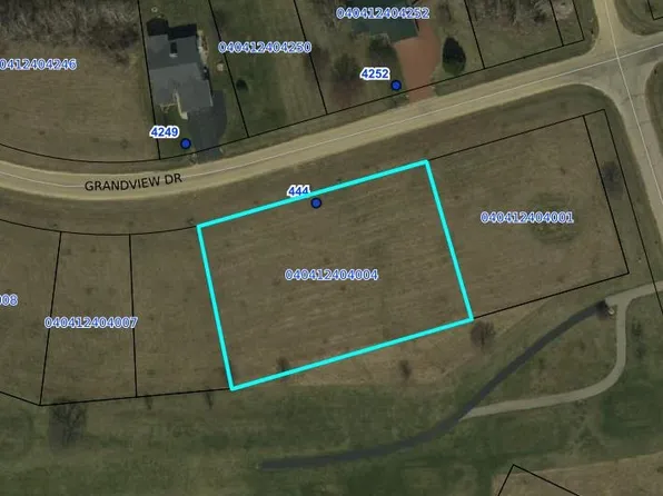 4-4 Grandview Dr, Lanark, IL 61046