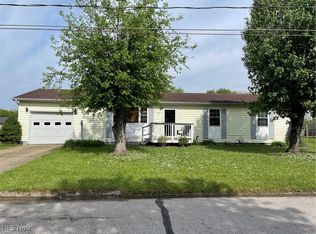 290 Washington Dr, Mineral Wells, WV 26150