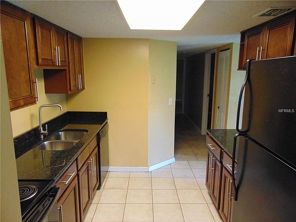5th image of 4909 Silver Oaks Vlg #B