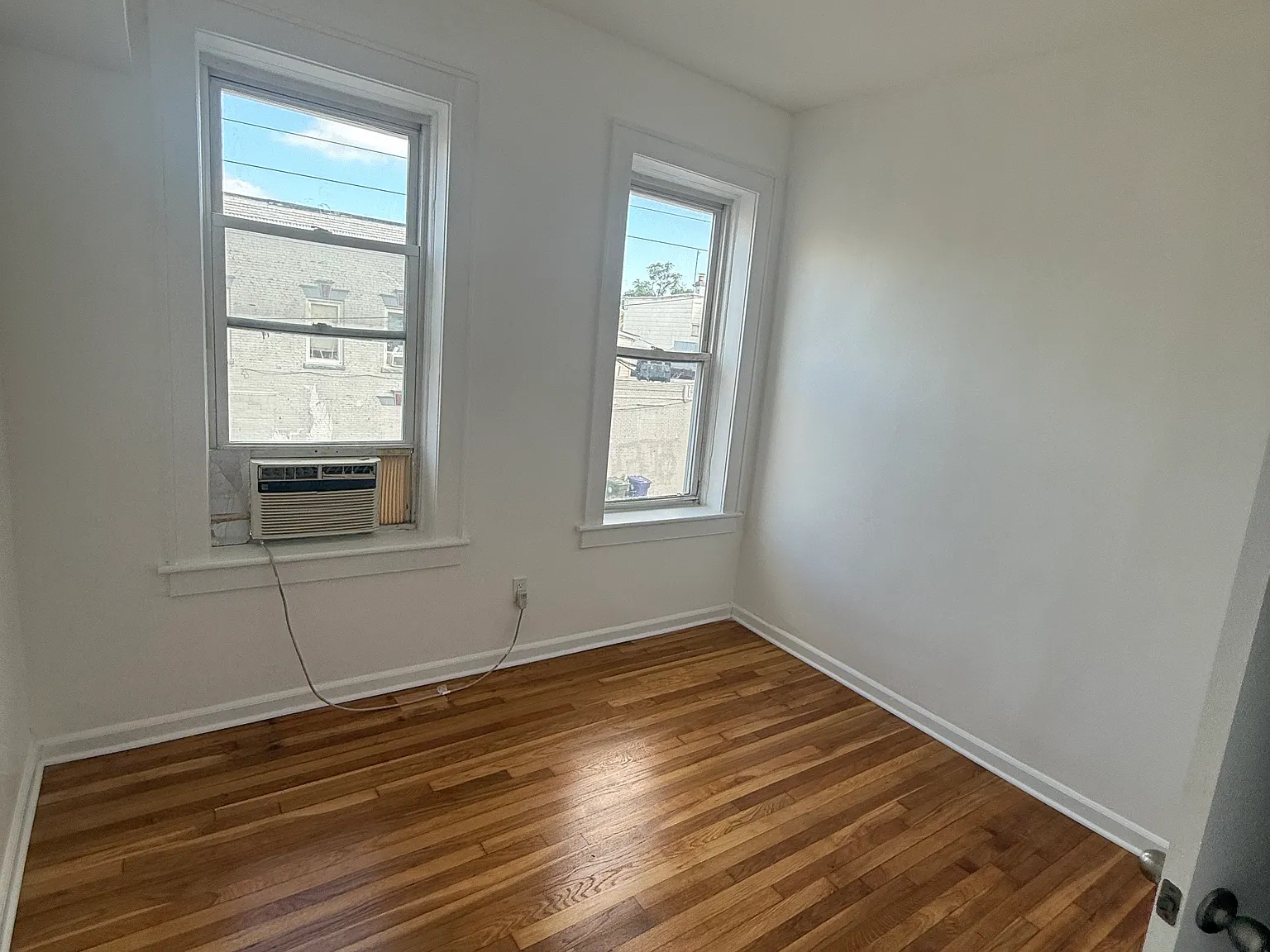 3 bed, 1250 sqft, $2,900 — Photo 4