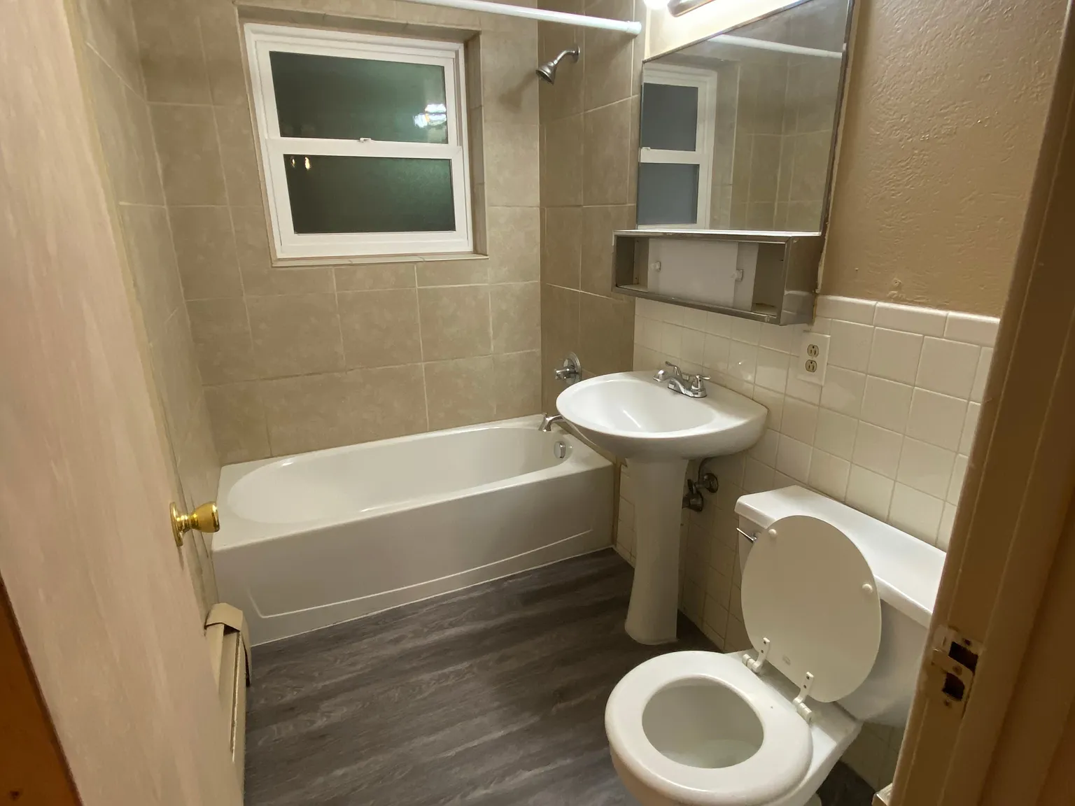 2 bed, 764 sqft, $1,300 — Photo 4
