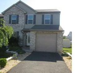 2730 Chestnut Ln, Easton, PA 18040