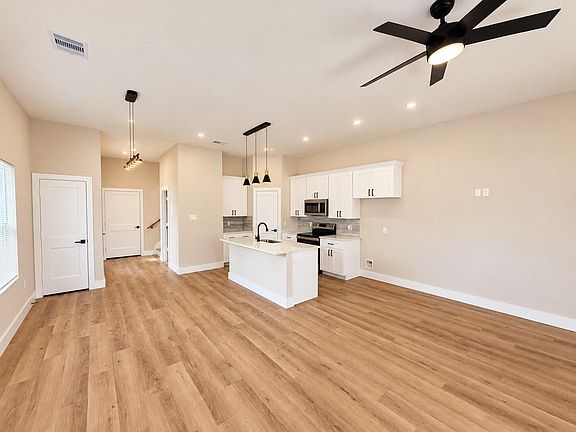 3rd image of 2413 Chew St