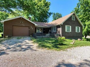 313 Bauer Ln, Maryville, IL