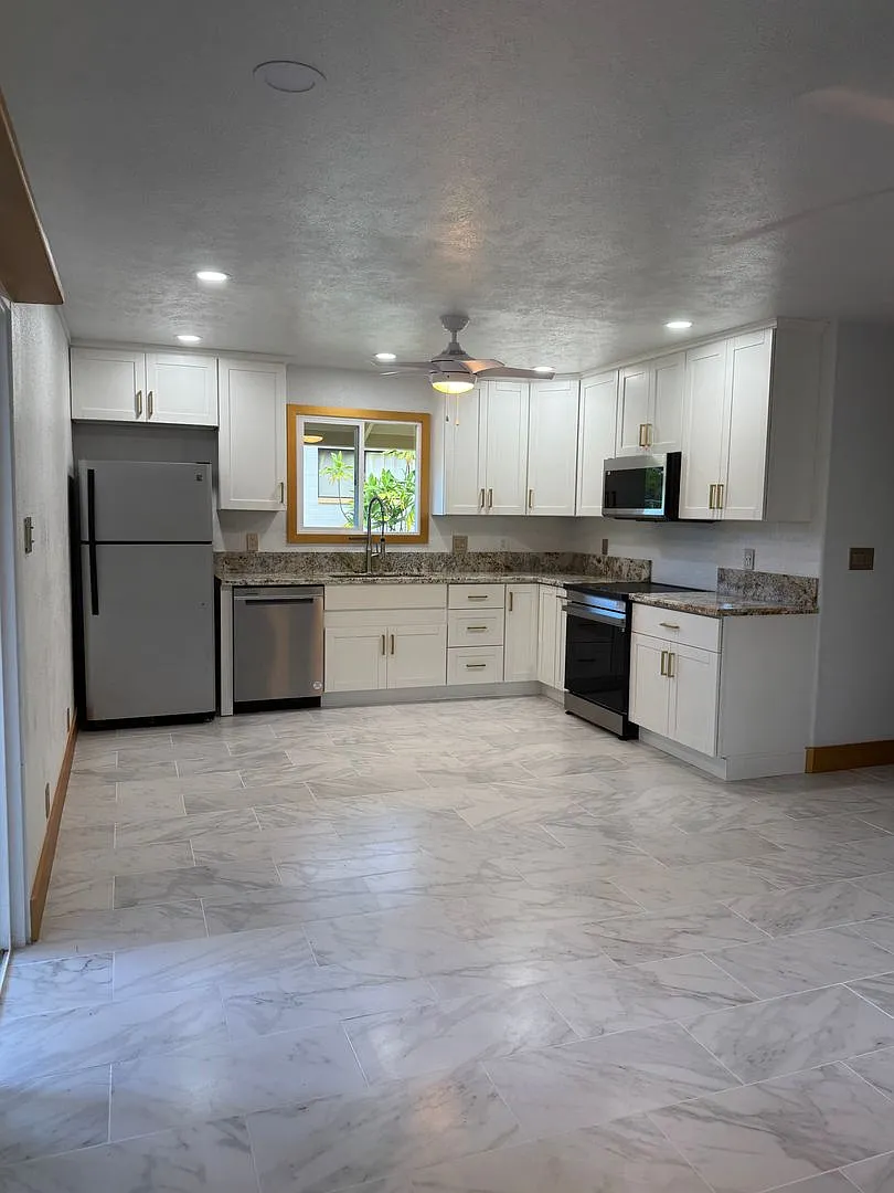 Newly Renovated 2 Bedroom / 1 Bathroom Cottage for Rent in Makawao! — Photo 1