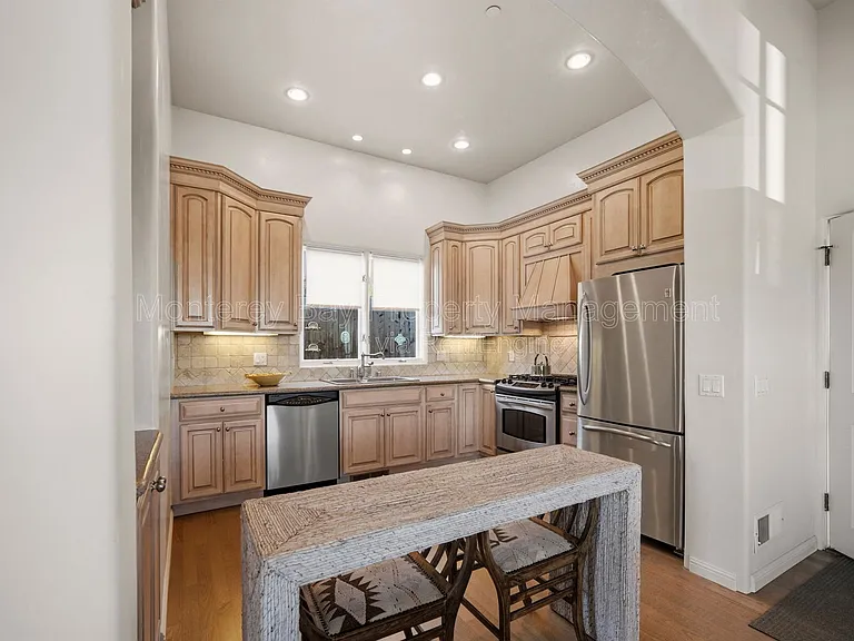 525 Laurel Ave — Photo 14