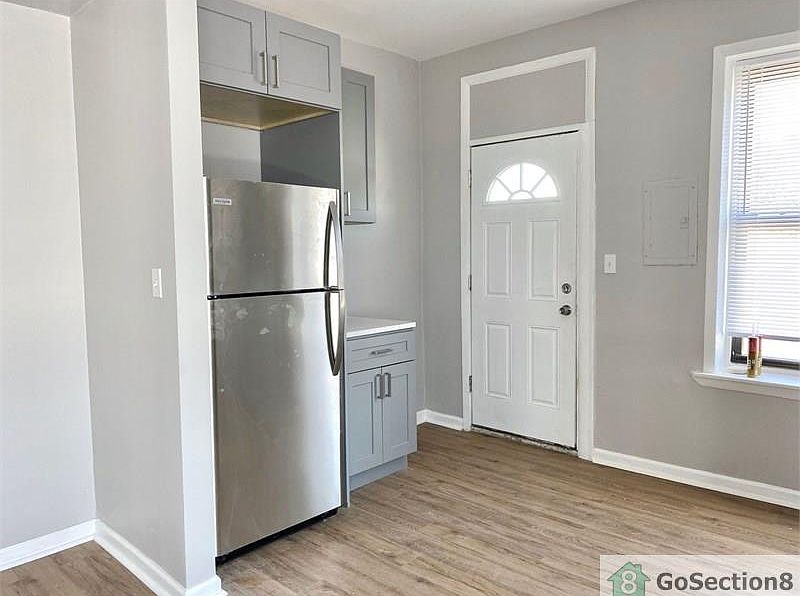 1st image of 4716 N Kedzie Ave #22